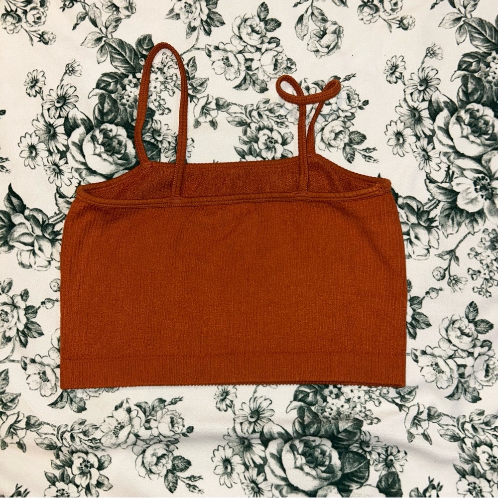 Cropped Tank Tops - Picture 5 of 5